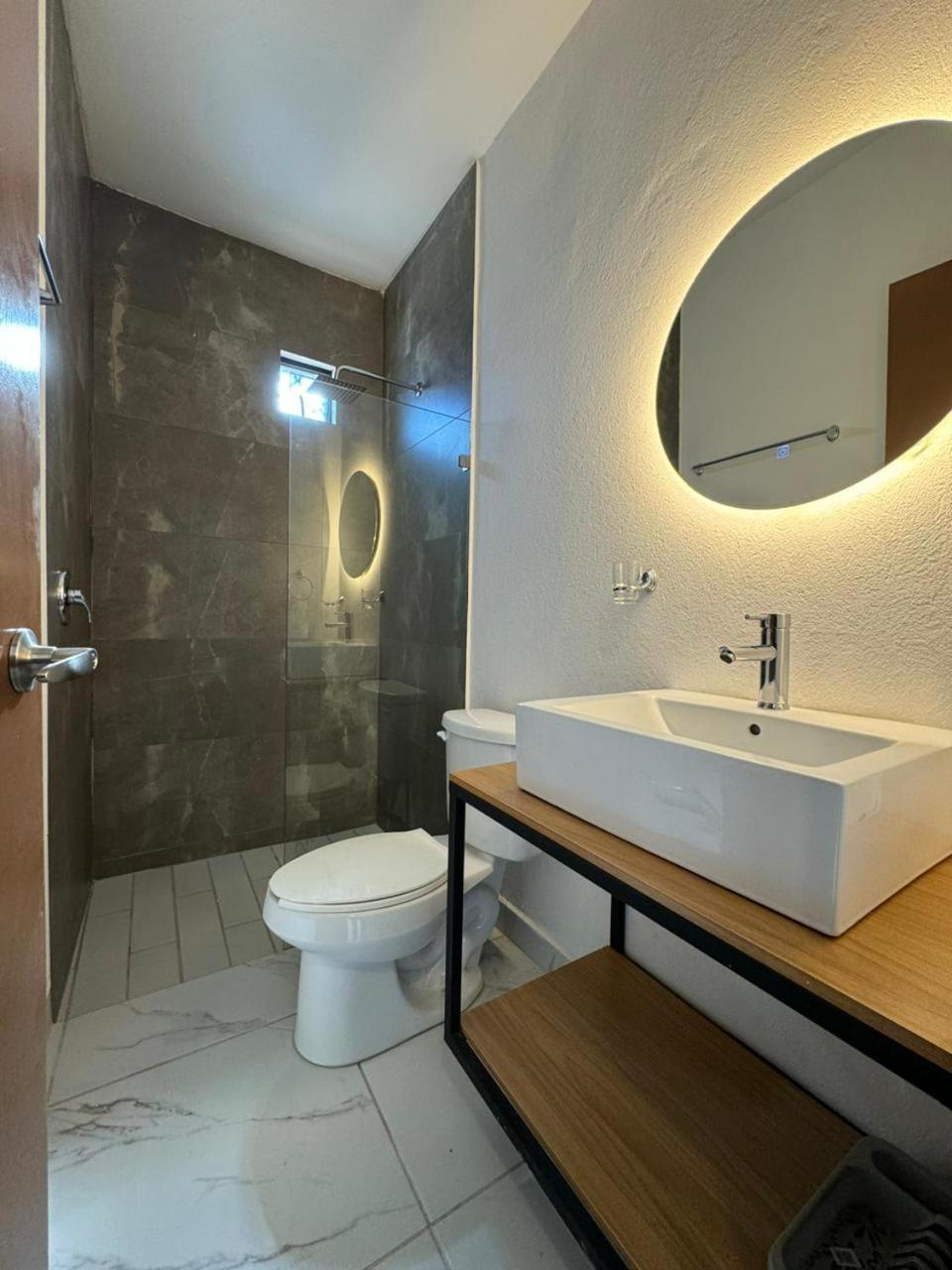 Vidrio Suites Col Americana กัวดาลาฮารา ภายนอก รูปภาพ